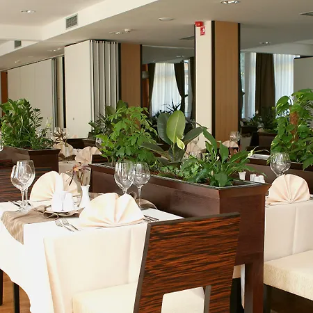 Hotel Hum 3*