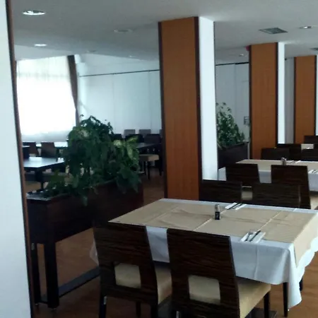 Hotel Hum